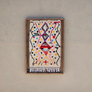 Art Mural en Tapis Traditionnel et Bois de Noyer 100 X 76 X 5cm Art Mural en Tapis Traditionnel et Bois de Noyer 100 X 76 X 5cm