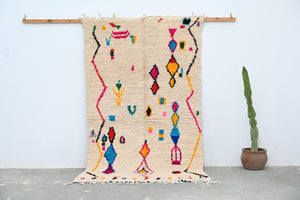 Tapis traditionnel Azilal 240 X 132 Cm Tapis traditionnel Azilal 240 X 132 Cm
