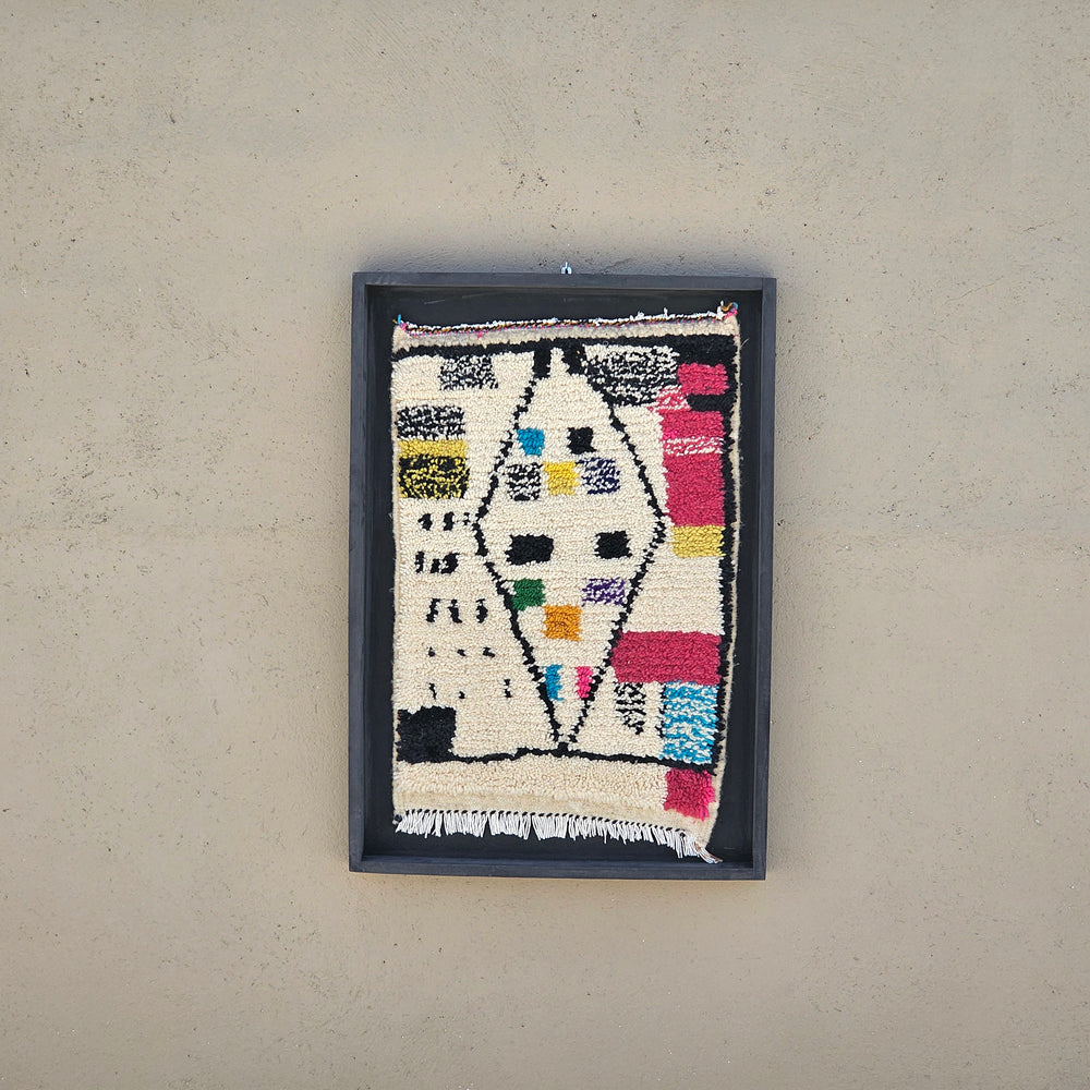 Art Mural en Tapis Traditionnel et Bois de Noyer 100 X 76 X 5cm