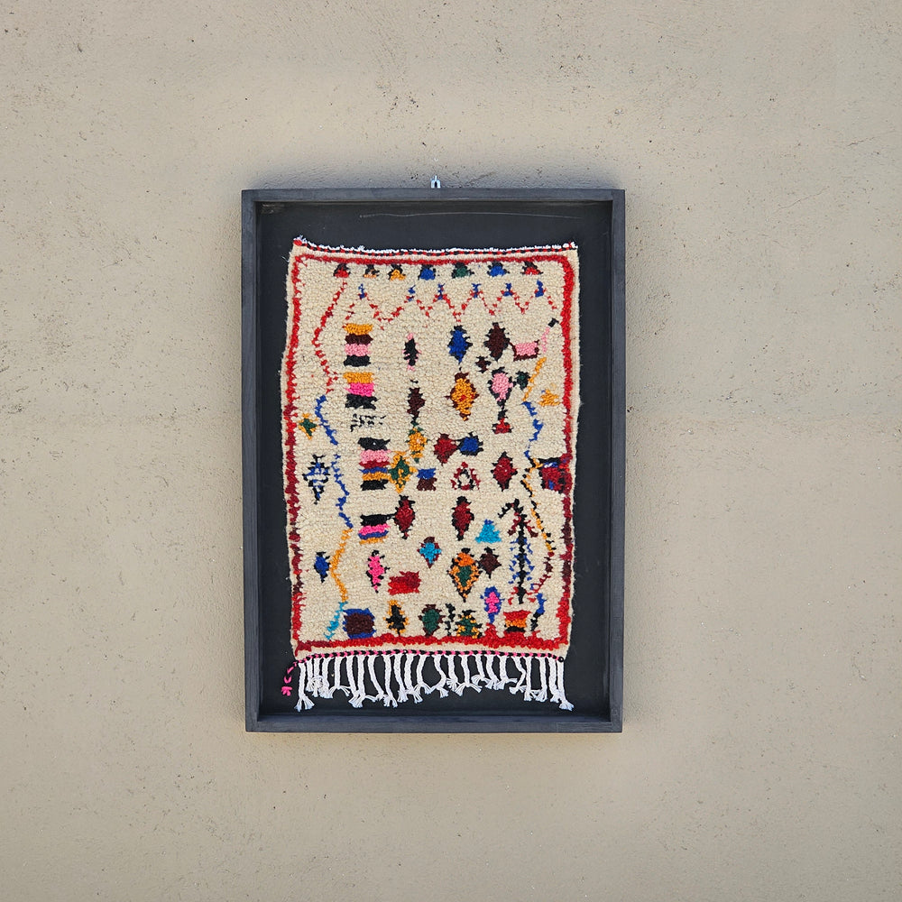 Art Mural en Tapis Traditionnel et Bois de Noyer 100 X 76 X 5cm