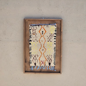 Art Mural en Tapis Traditionnel et Bois de Noyer 100 X 76 X 5cm