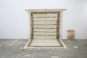 Tapis traditionnel Beni Ouarain 318 X 190 Cm
